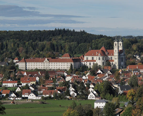 [bild] Ottobeuren ~ Vy över klostret och basilikan